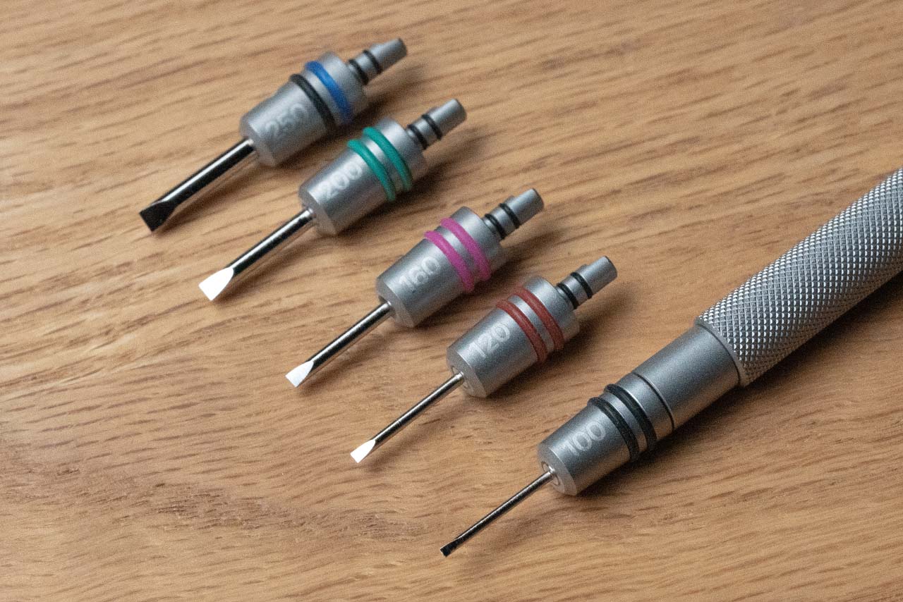 DIY Watch Club Watchmaker's Screwdriver with Ball Bearings & 5 Interchangeable Tips - Image 2